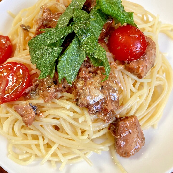 鯖缶とトマトで作る冷製パスタ